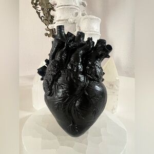 Black Heart-Shaped Vase